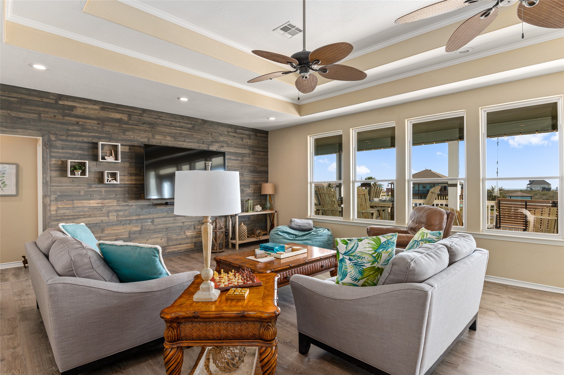 200 Mobile Crystal Beach, TX 77650 - Photo 24 of 49 a living room with furniture and a ceiling fan