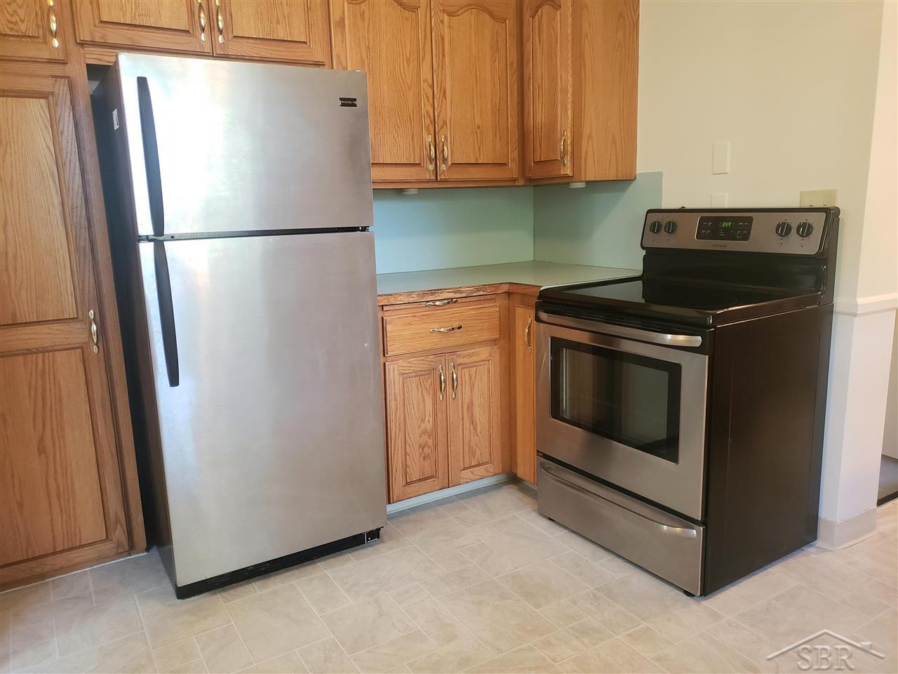 1316 Riser Drive Saginaw, MI 48638 - Photo 9 of 27 Kitchen