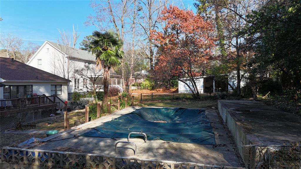 495 Pensdale Road Decatur, GA 30030 - Photo 8 of 16 a view of yard and patio