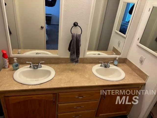 $345,000 | 17052 Pershall Street, Murphy, ID 83650