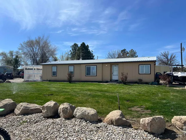 $345,000 | 17052 Pershall Street, Murphy, ID 83650
