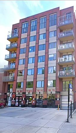 $679,999 | 144-56 Roosevelt Avenue, Unit 5A | Murray Hill - Flushing