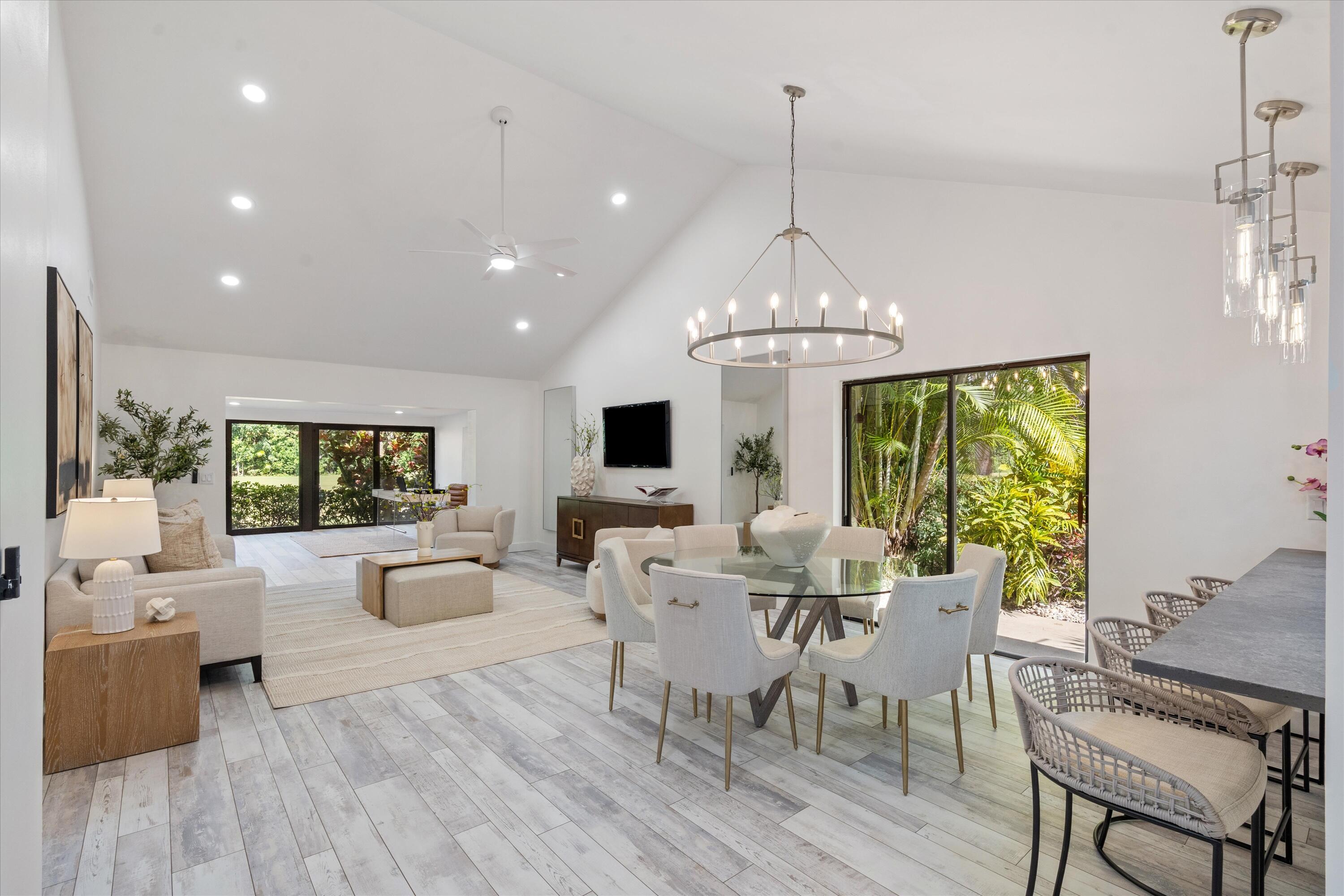 9207 Pecky Cypress Lane, Unit 9B Boca Raton, FL 33428 - Photo 12 of 29 Dining/Living