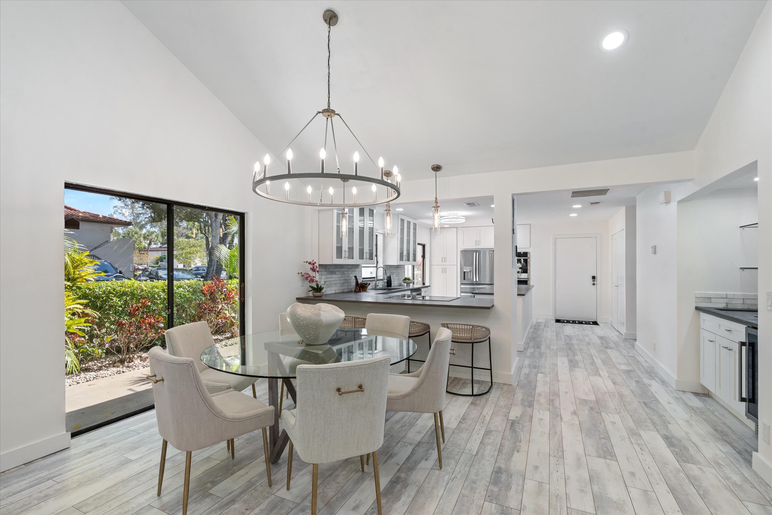 9207 Pecky Cypress Lane, Unit 9B Boca Raton, FL 33428 - Photo 13 of 29 Dining