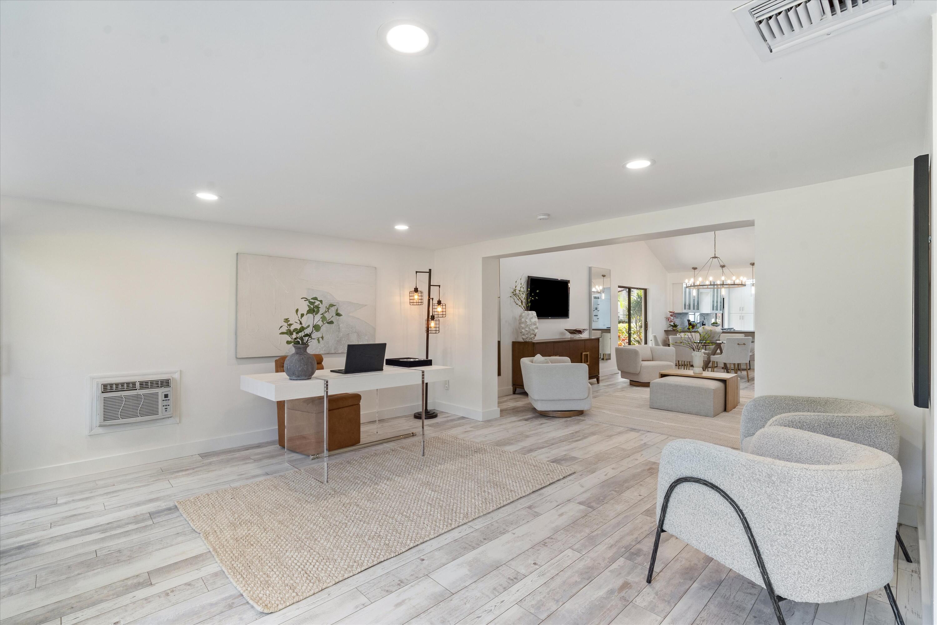 9207 Pecky Cypress Lane, Unit 9B Boca Raton, FL 33428 - Photo 15 of 29 Office/Reading Area