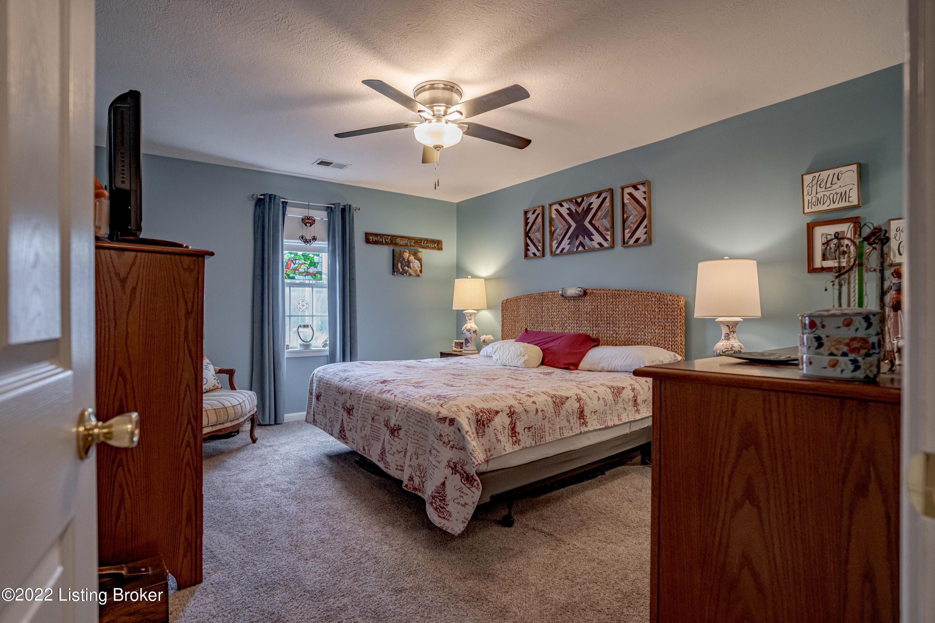 476 Old Scout Road Leitchfield, KY 42754 - Photo 5 of 20 Primary Bedroom