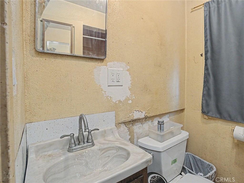 203 East Sycamore Avenue El Segundo, CA 90245 - Photo 18 of 21