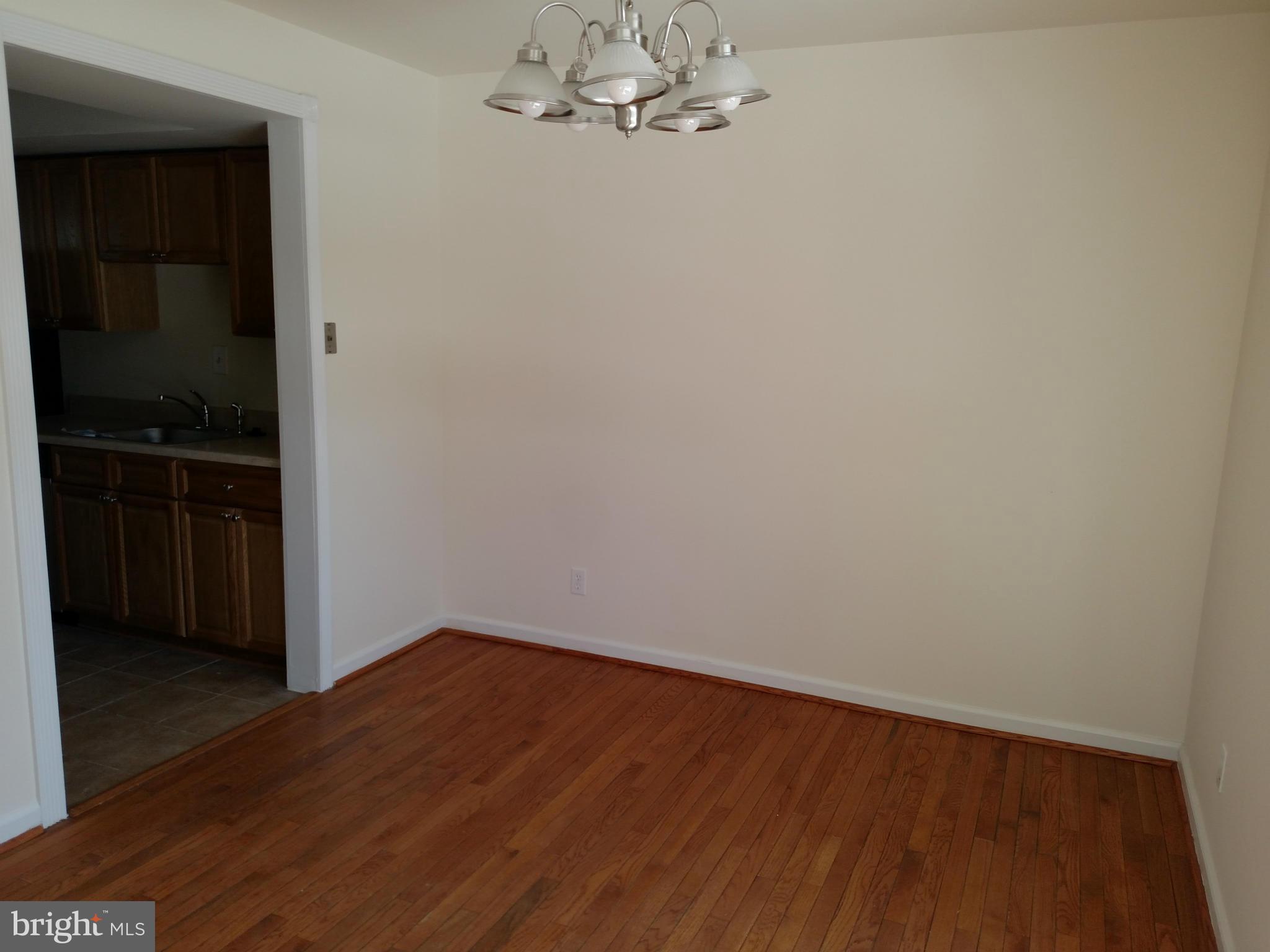 533 Summit Hall Road Gaithersburg, MD 20877 - Photo 4 of 14 Interior (General)