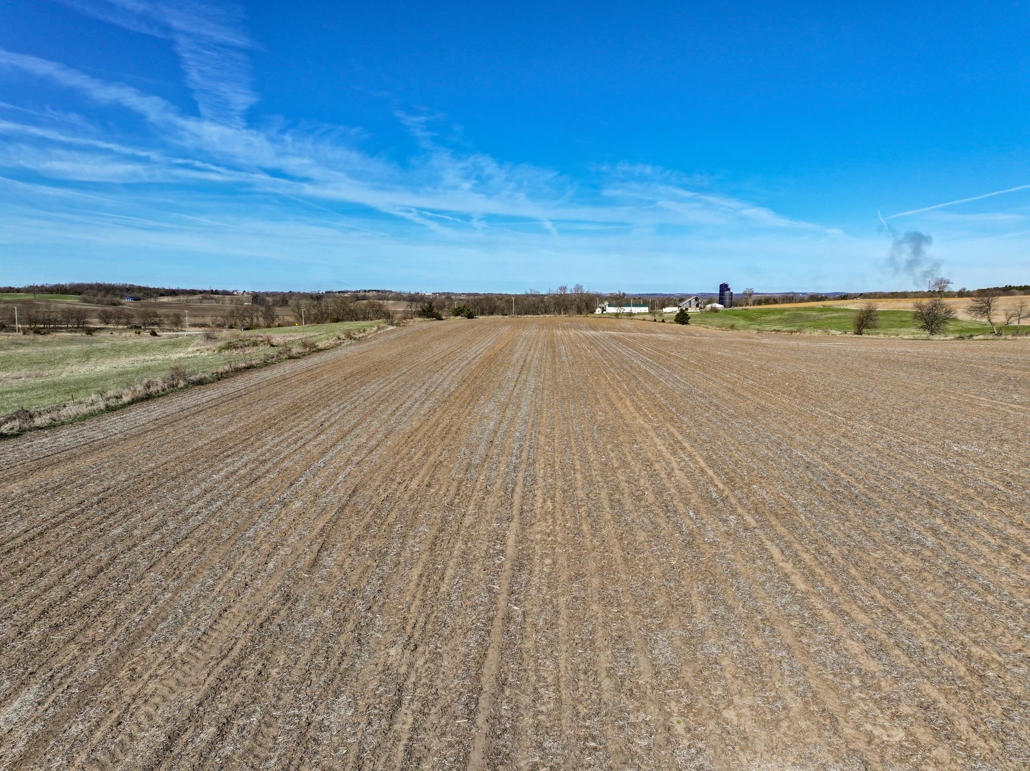 88-xx 88-xx Trask Bridge Road Rockton, IL 61072 - Photo 12 of 39 a view of an ocean and beach