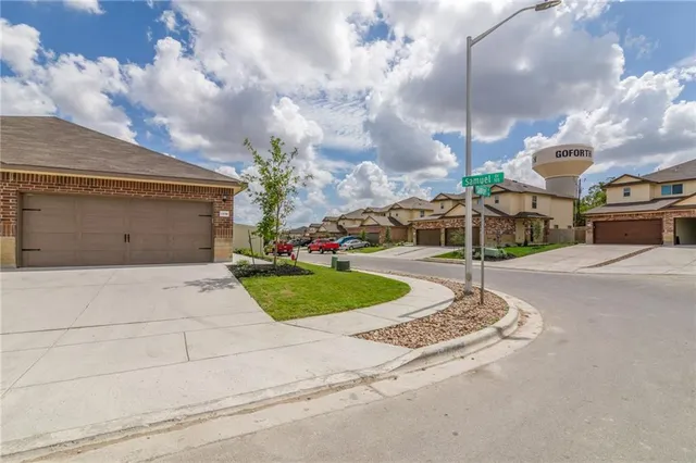 $1,650 | 153 Samuel Drive, Unit B, Buda, TX 78610