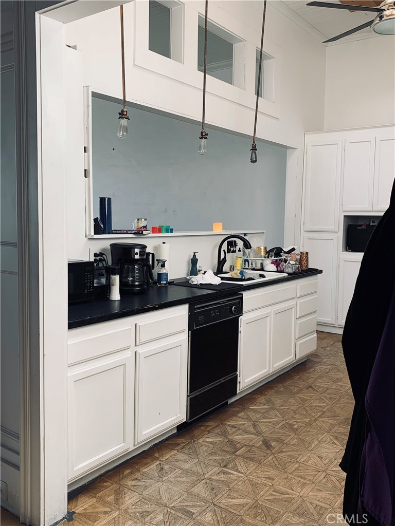 635 Main Street Red Bluff, CA 96080 - Photo 11 of 72 Kitchen