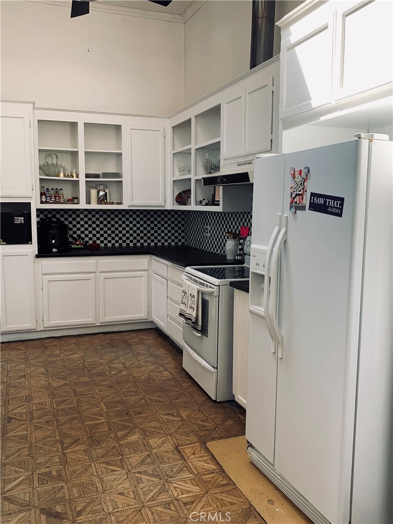 635 Main Street Red Bluff, CA 96080 - Photo 12 of 72 Kitchen