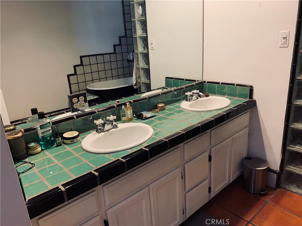 635 Main Street Red Bluff, CA 96080 - Photo 19 of 72 master bath