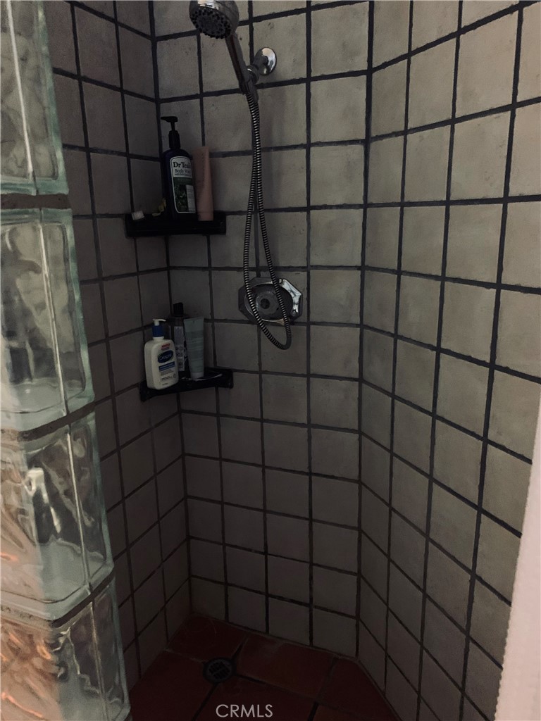 635 Main Street Red Bluff, CA 96080 - Photo 20 of 72 master bath