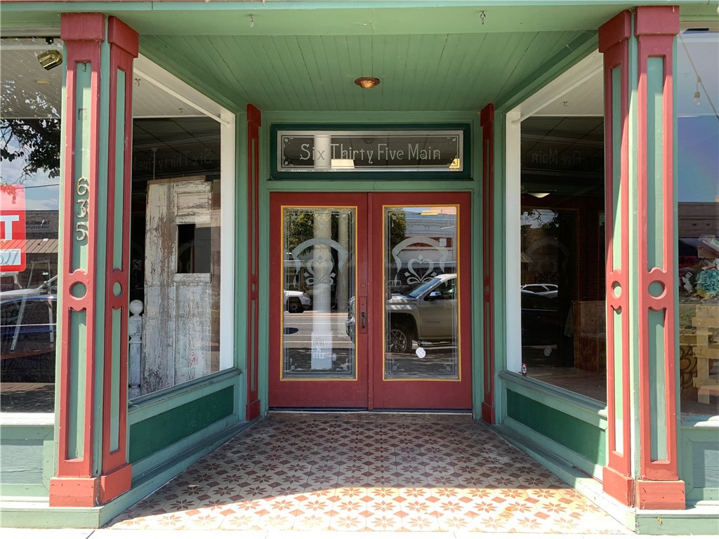 635 Main Street Red Bluff, CA 96080 - Photo 2 of 72 Front Door