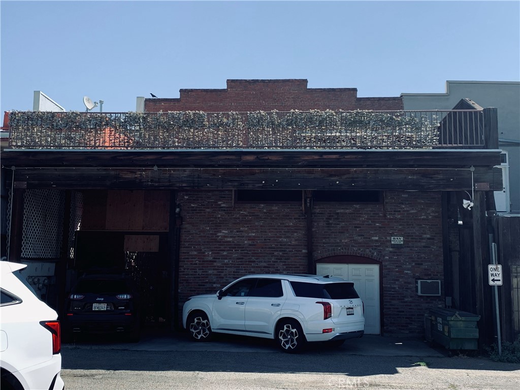 635 Main Street Red Bluff, CA 96080 - Photo 3 of 72 Back Parking , rear door
