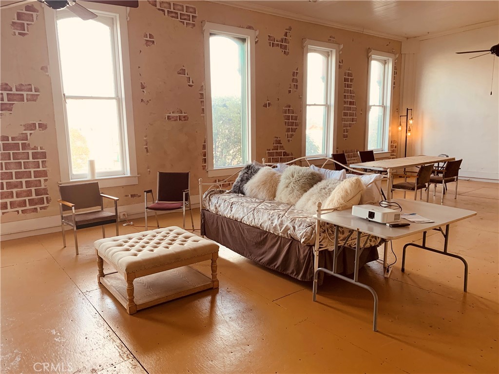 635 Main Street Red Bluff, CA 96080 - Photo 34 of 72 front room