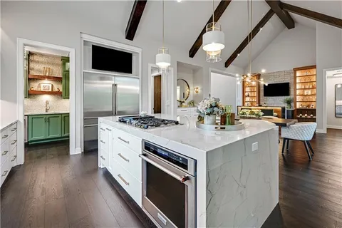 $3,750,000 | 17023 Wallace Way, Loch Lloyd, MO 64012
