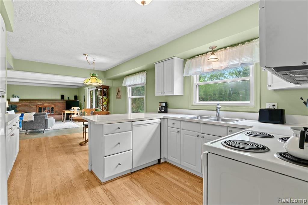 799 Croydon Road Rochester Hills, MI 48309 - Photo 12 of 56