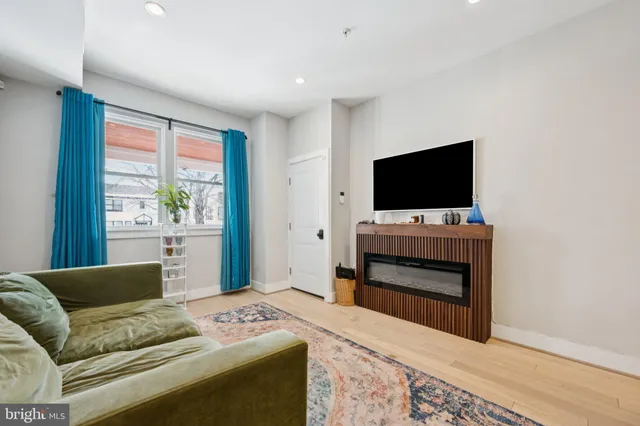 $2,900 | 1636 Trinidad Avenue Northeast, Unit 2, Washington, DC 20002