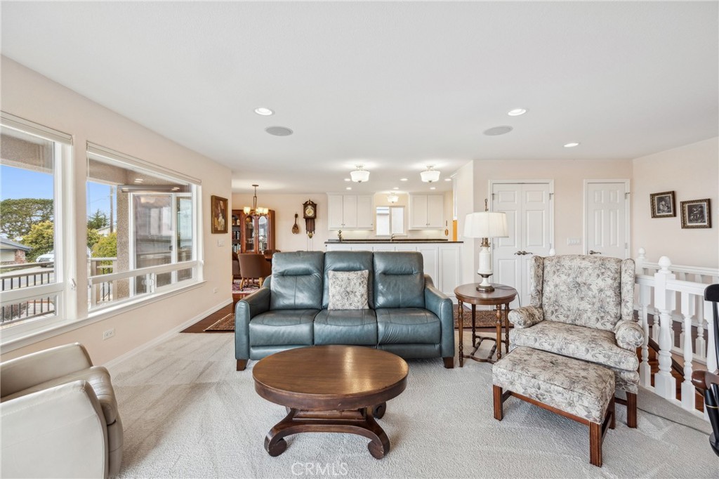 280 Kern Avenue Morro Bay, CA 93442 - Photo 17 of 54 a living room with furniture and a large window