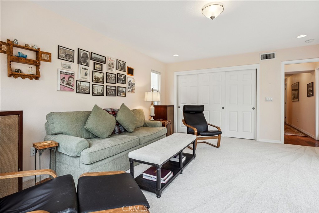 280 Kern Avenue Morro Bay, CA 93442 - Photo 38 of 54 a living room with furniture