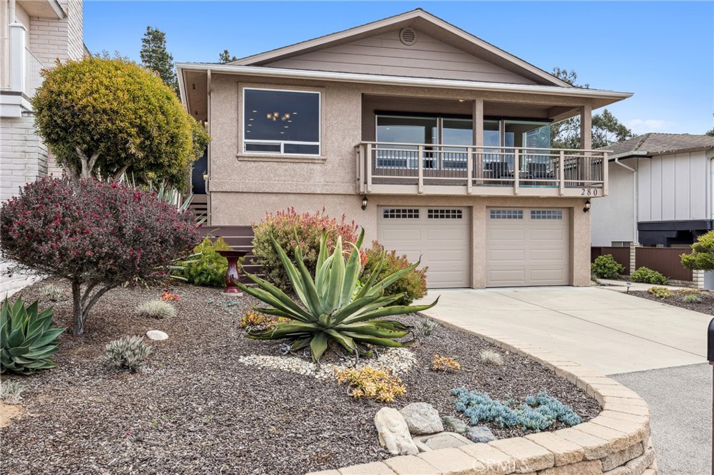 280 Kern Avenue Morro Bay, CA 93442 - Photo 4 of 54 a front view of a house