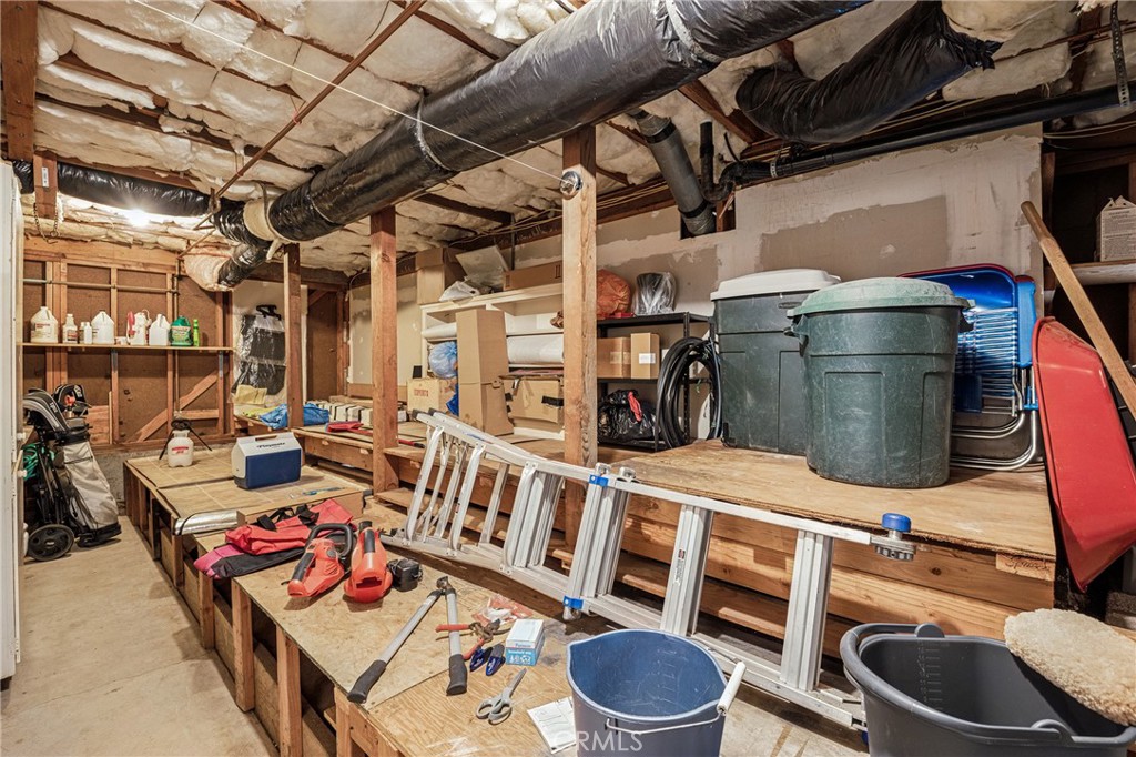 280 Kern Avenue Morro Bay, CA 93442 - Photo 50 of 54 a storage room with furniture