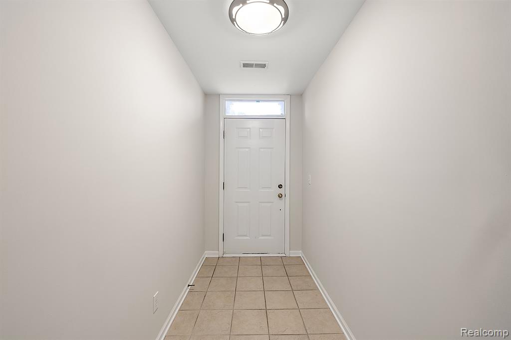 3707 Oakmonte Boulevard Rochester, MI 48306 - Photo 11 of 35