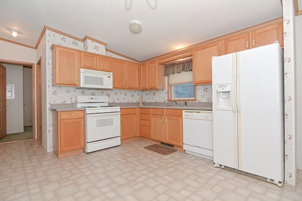268 Palmer Road, Unit 26 Monson, MA 01057 - Photo 7 of 42 Gallery Image 7