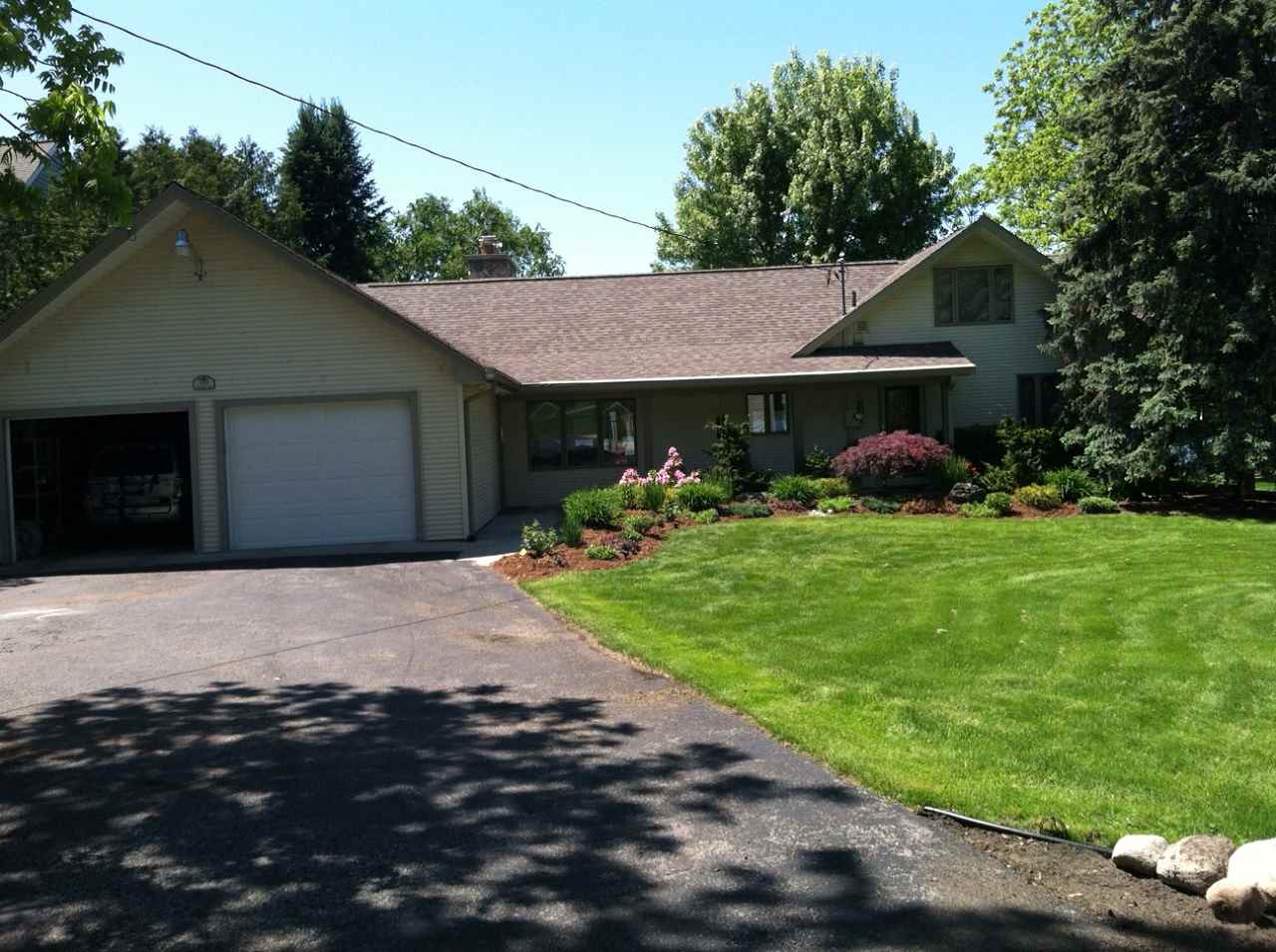 8024 South Lakeview Road Traverse City, MI 49684 - Photo 5 of 61 1812237-4.JPG
