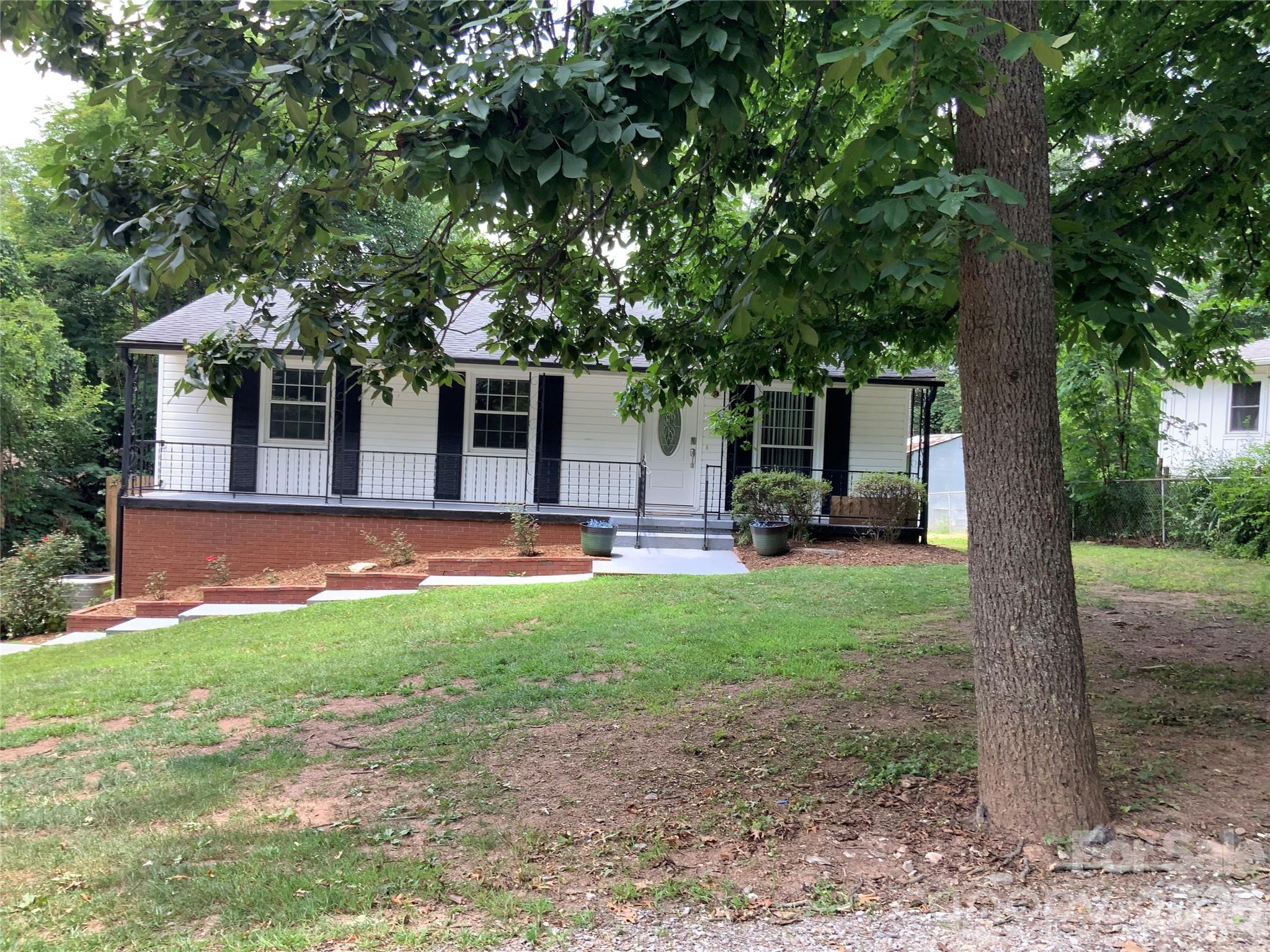 44 Rathfarnham Road Asheville, NC 28803 - Photo 2 of 38