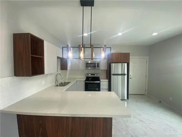 $1,050 | 904 Hidden Hills St Mission, Unit 1, Mission, TX 78572