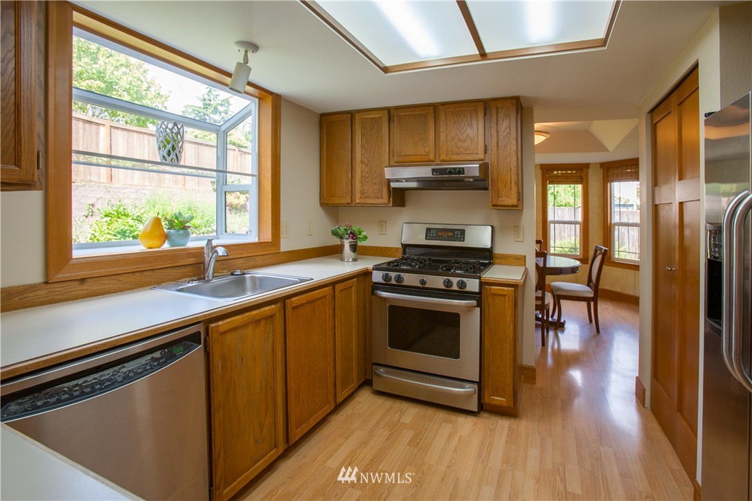 219 237th Place Southwest Bothell, WA 98021 - Photo 8 of 20