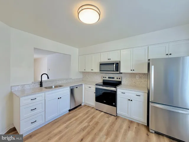 $3,000 | 6160 Majors Lane, Columbia, MD 21045