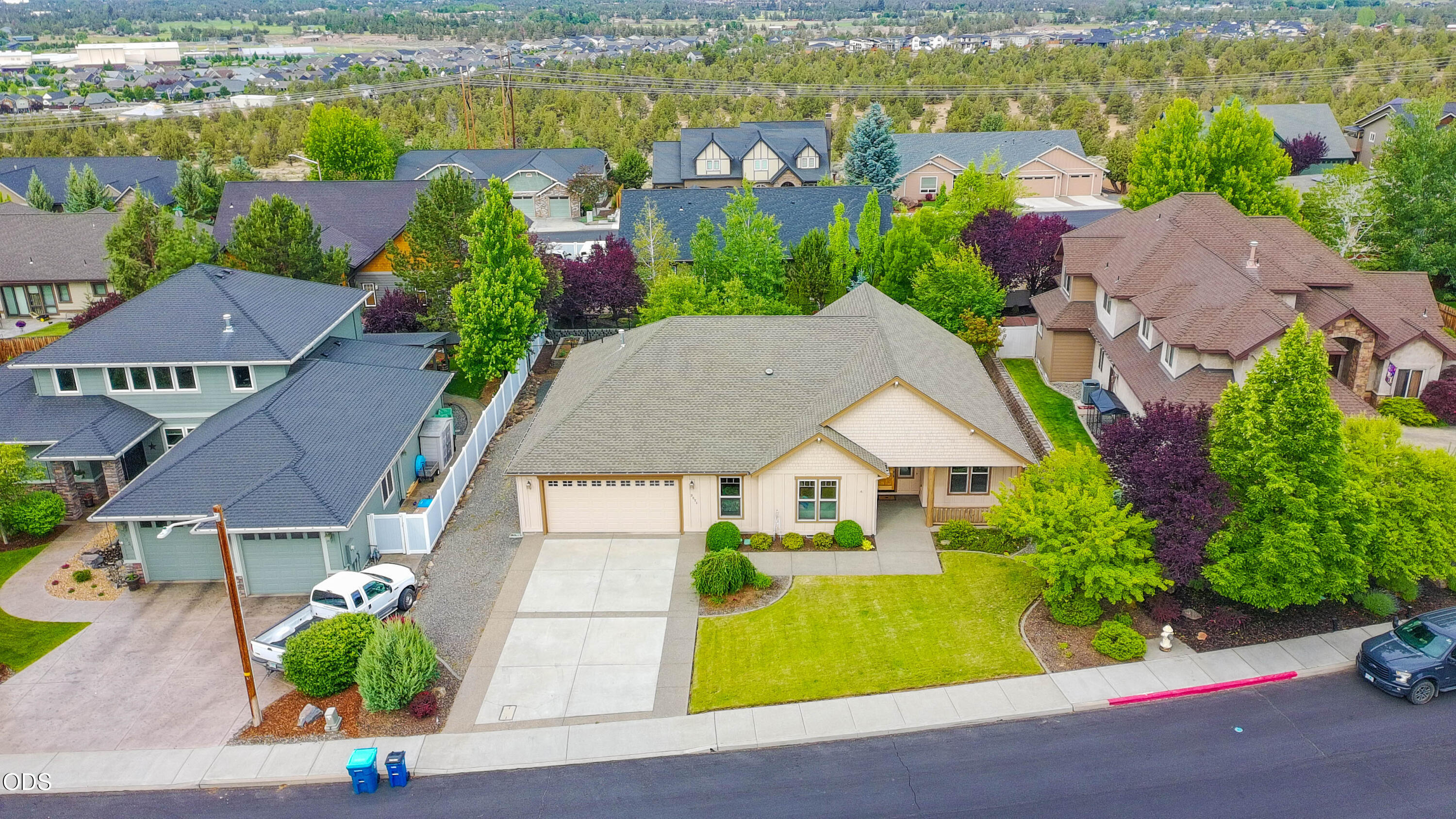 3571 Southwest 36th Place Redmond, OR 97756 - Photo 36 of 39