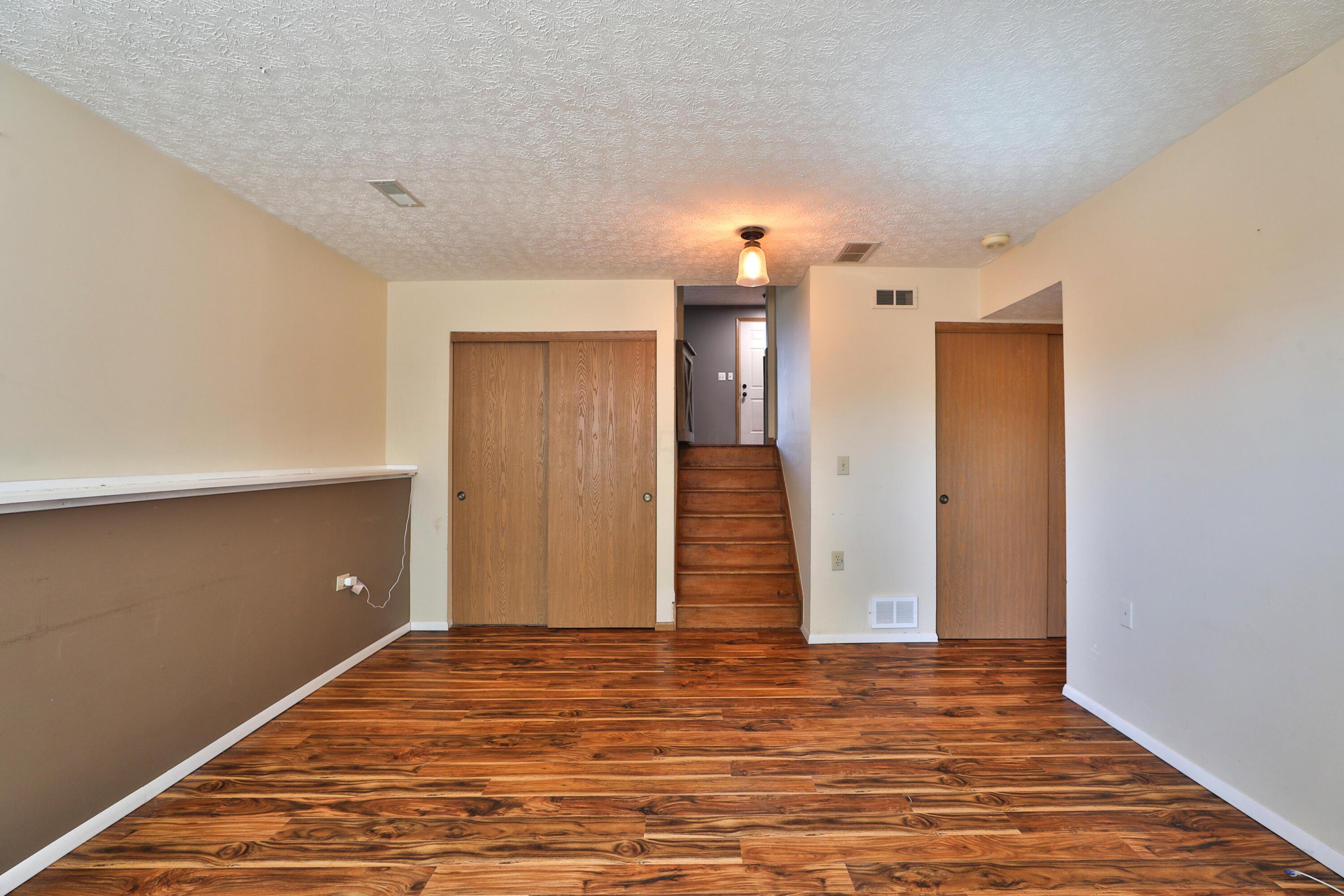 626 South Murray Hill Road Columbus, OH 43228 - Photo 15 of 33 626-S-MurrayHill-15