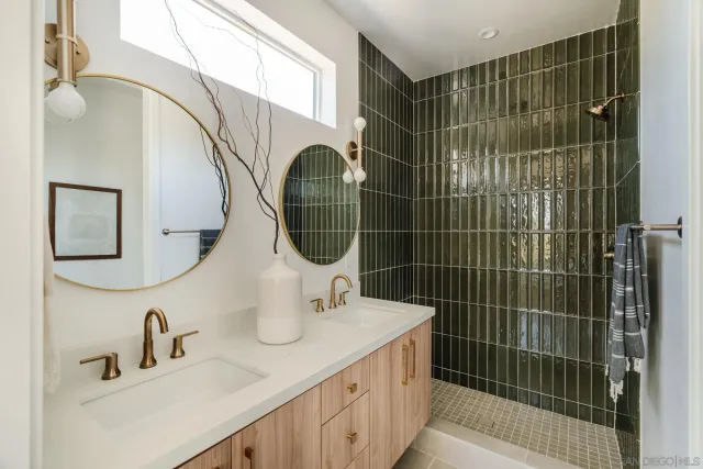 $1,189,995 | 3868 North Riley Lane, Los Angeles, CA 90065