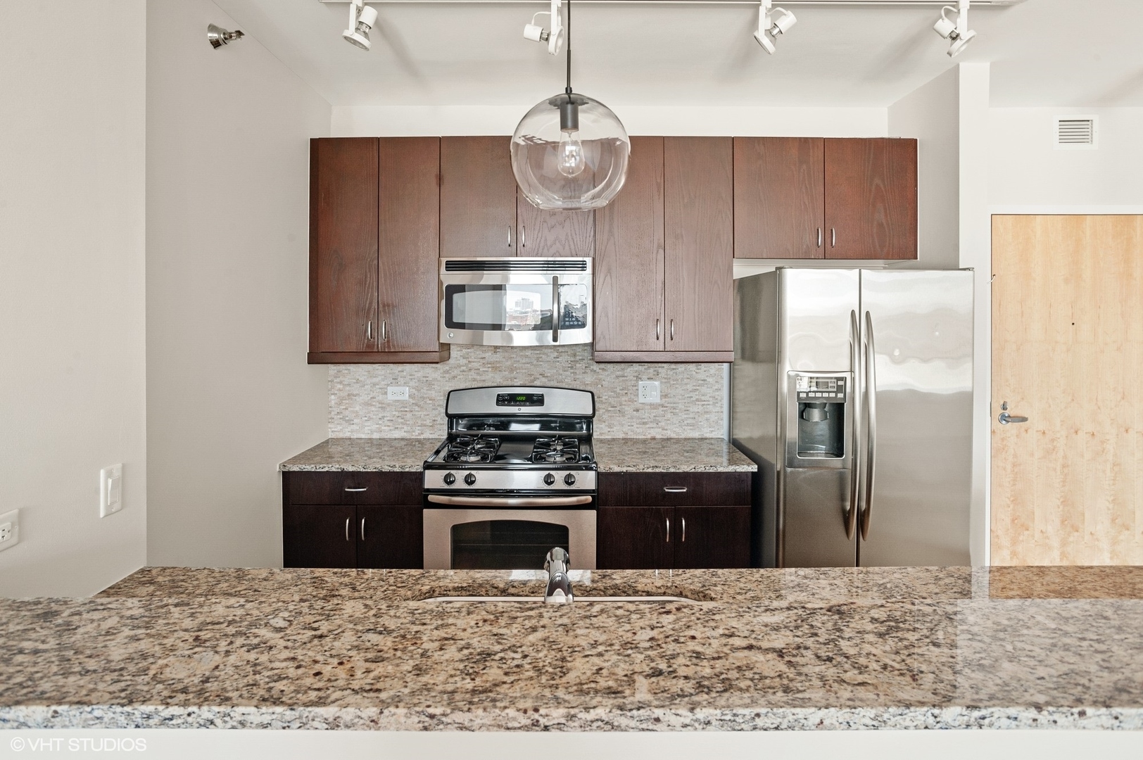 123 South Green Street, Unit 809B Chicago, IL 60607 - Photo 6 of 17