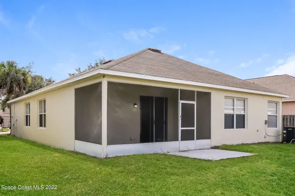 a view of outdoor space yard and front view of a house