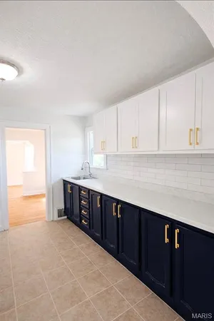 $135,000 | 3207 Elsworth Place, Bel-Ridge, MO 63121