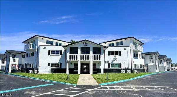 $985 | 3706 Broadway, Unit 5, Fort Myers, FL 33901