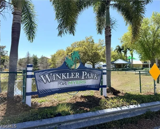 $985 | 3706 Broadway, Unit 5, Fort Myers, FL 33901