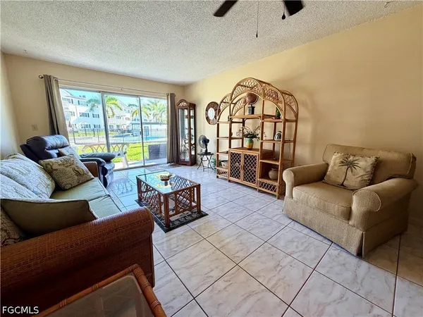 $985 | 3706 Broadway, Unit 5, Fort Myers, FL 33901