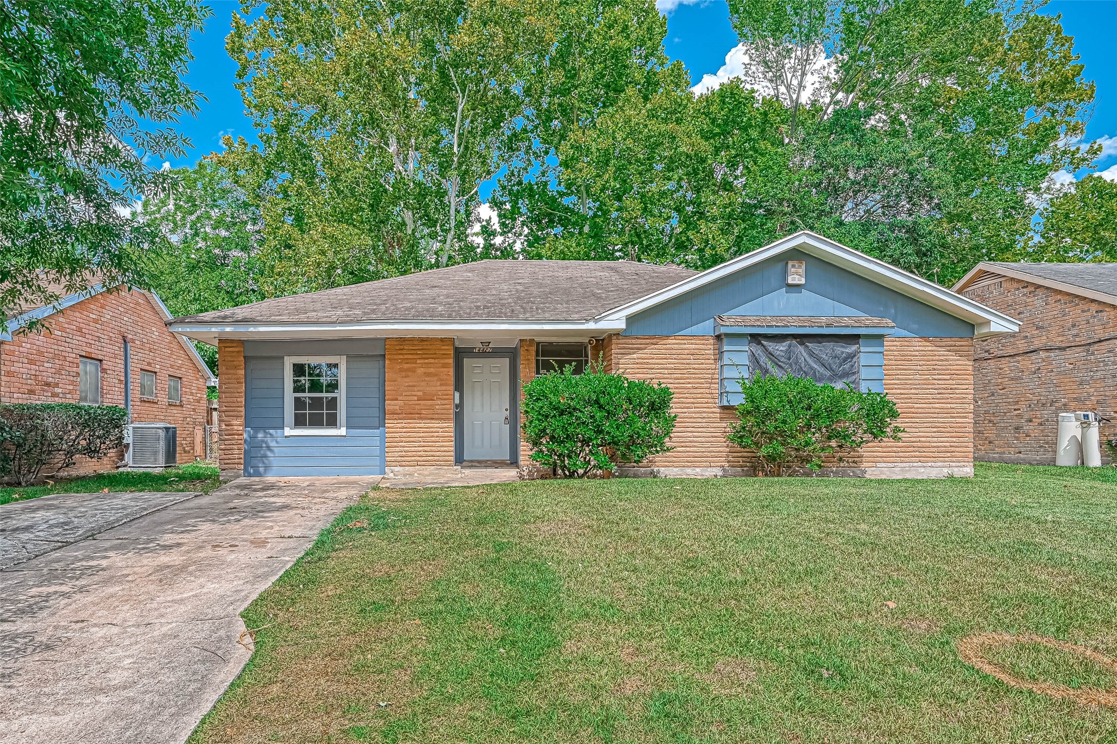 14427 Campden Hill Road Houston, TX 77045 - Photo 1 of 12
