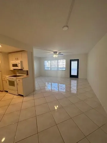 $1,575 | 2009 Cornwall East, Unit 2009, Boca Raton, FL 33434