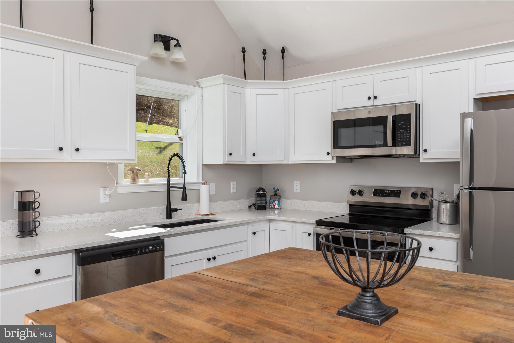 347 Riley Court Front Royal, VA 22630 - Photo 12 of 42 New kitchen/ appliances