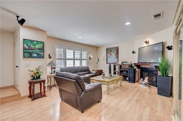$850,000 | 655 Alexander Street, Unit 3, Glendale, CA 91203