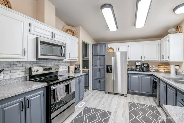 $180,000 | 15216 122nd Avenue East, Unit 3, Puyallup, WA 98374