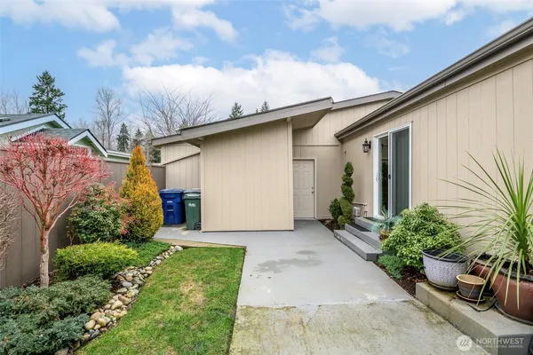 $180,000 | 15216 122nd Avenue East, Unit 3, Puyallup, WA 98374